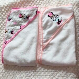 2 Pcs Disney Mickey & Minnie Mouse Hooded Towel 21" x 28" White